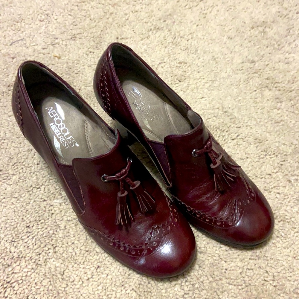 Aerosoles burgundy wingtip heeled loafers.